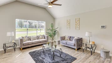 House (3 Bedrooms) | Front of property
