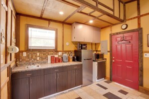 Apartment (0 Bedroom) | Interior