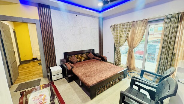 Quarto triplo luxo, vista para a cidade | Wi-Fi de cortesia, roupa de cama