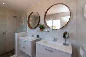 Hair dryer - Wonderful 3 Bedroom Villa. (Costa Adeje)