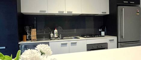 Microwave, oven, stovetop, dishwasher