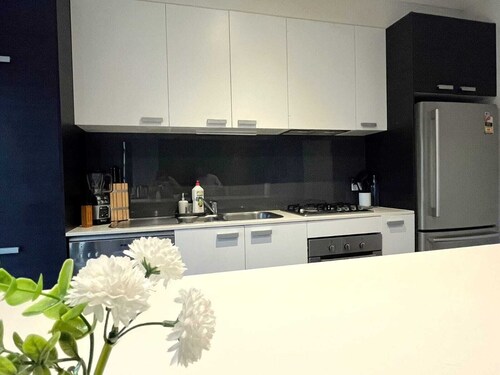 Modern Living | Near Flemington Racecourse, Highpoint Shopping Centre & CBD