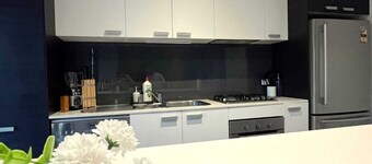 Modern Living | Near Flemington Racecourse, Highpoint Shopping Centre & CBD