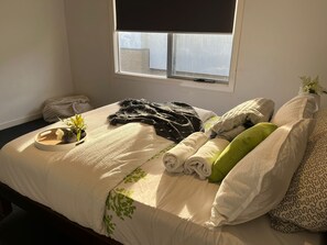 3 bedrooms, iron/ironing board, WiFi, bed sheets