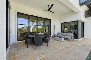 Outdoor dining - Spacious Luxury Waterfront Retreat with Pool & Spa (Naples)