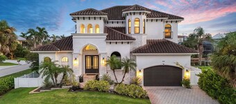 Spacious Luxury Waterfront Retreat with Pool & Spa