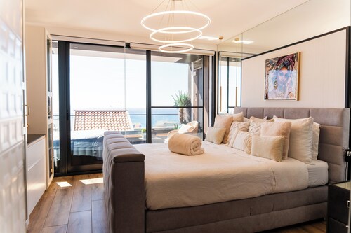 Dolce Waves – Luxury apartment with sea view, jacuzzi & modern design