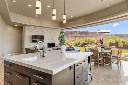 Escape to Entrada: Near Tuacahn Atmosphere