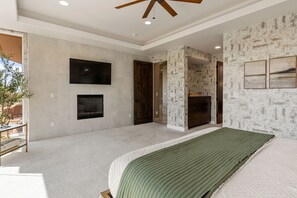 4 Schlafzimmer, Schreibtisch, Bügeleisen/Bügelbrett, Reisekinderbett