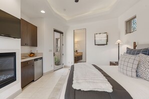 4 bedrooms, desk, iron/ironing board, travel cot