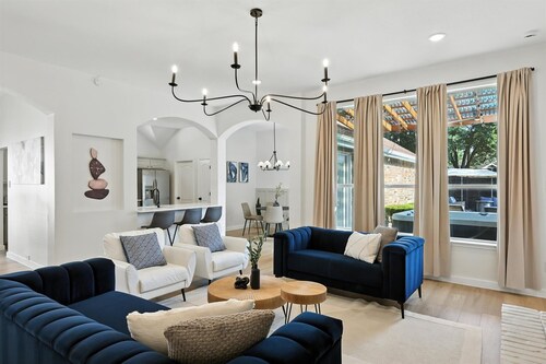 5-BD/2-BA Upscale Elegance | Pool, Hot Tub, BBQ
