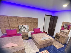 3 habitaciones, tabla de planchar con plancha, internet y ropa de cama 