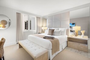 1 soverom, safe på rommet, skrivebord og strykejern/-brett