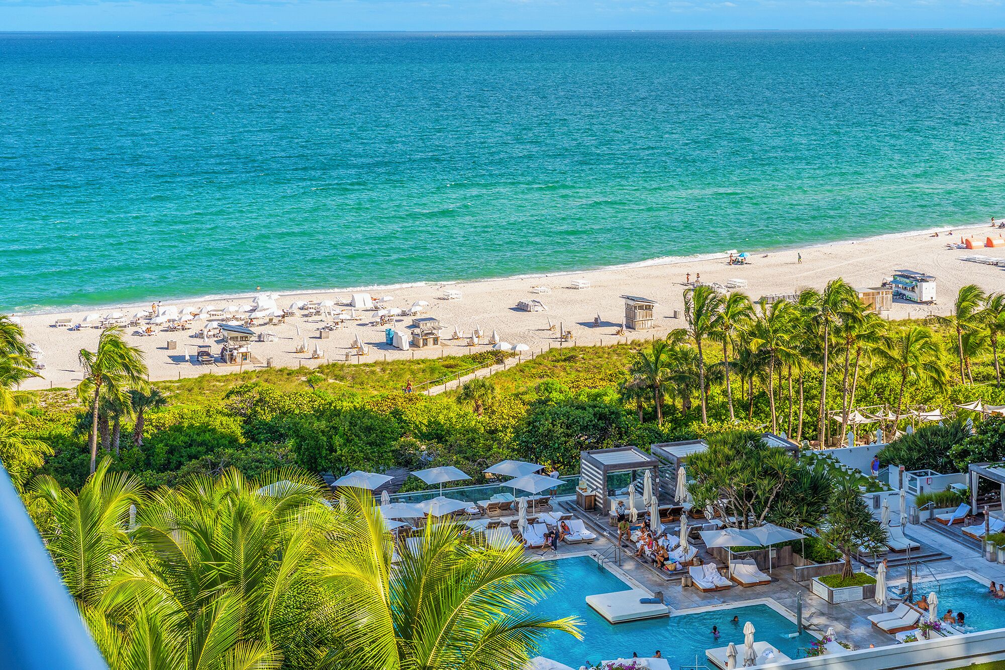 Am Strand, Liegestühle, Strandtücher