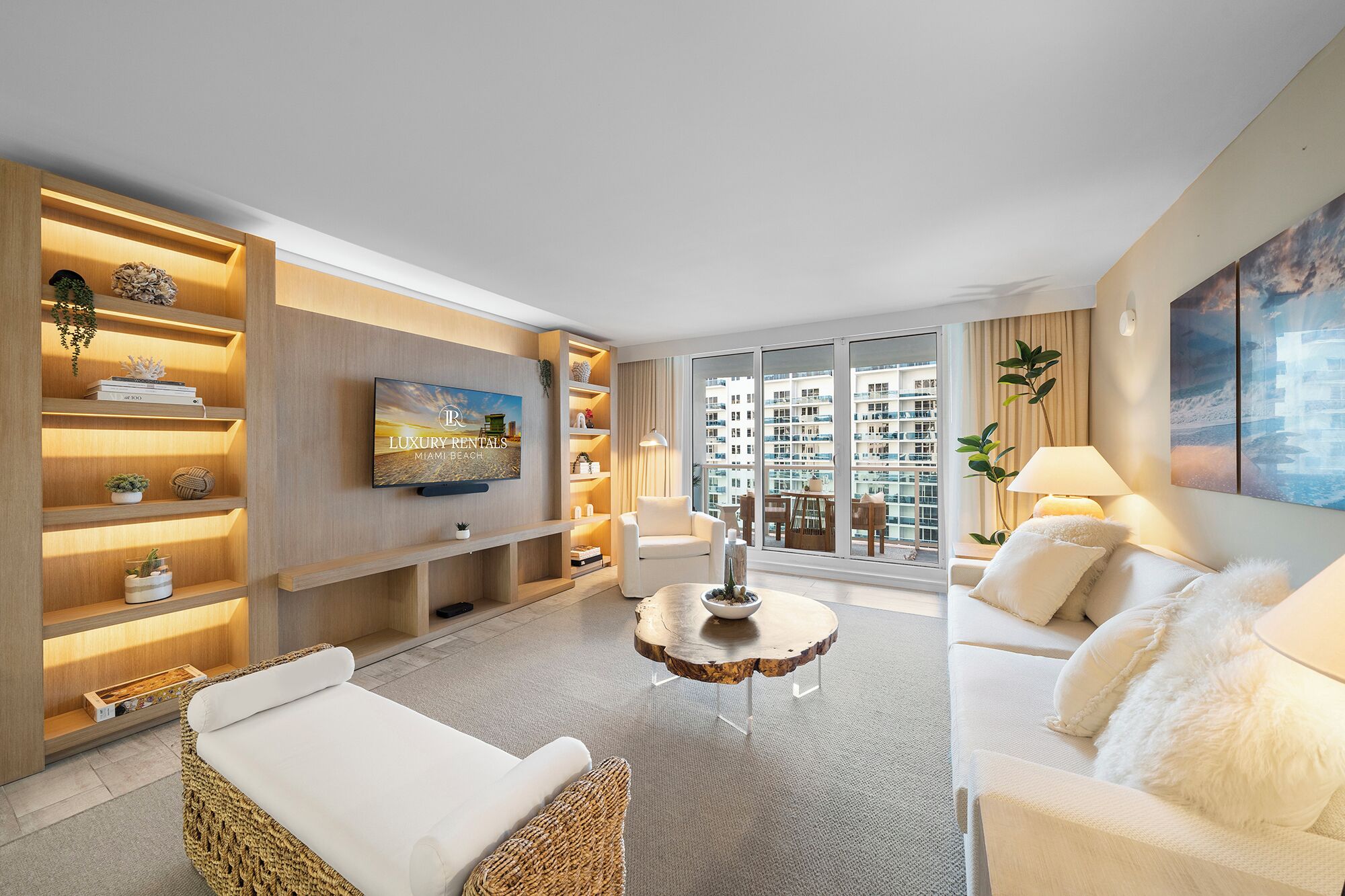 Smart-TV, Videospiele, DVD-Player, Tischfußball