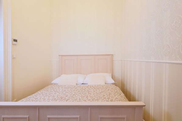 Apartamento clássico | Cofres nos quartos, escrivaninha, cortinas blackout