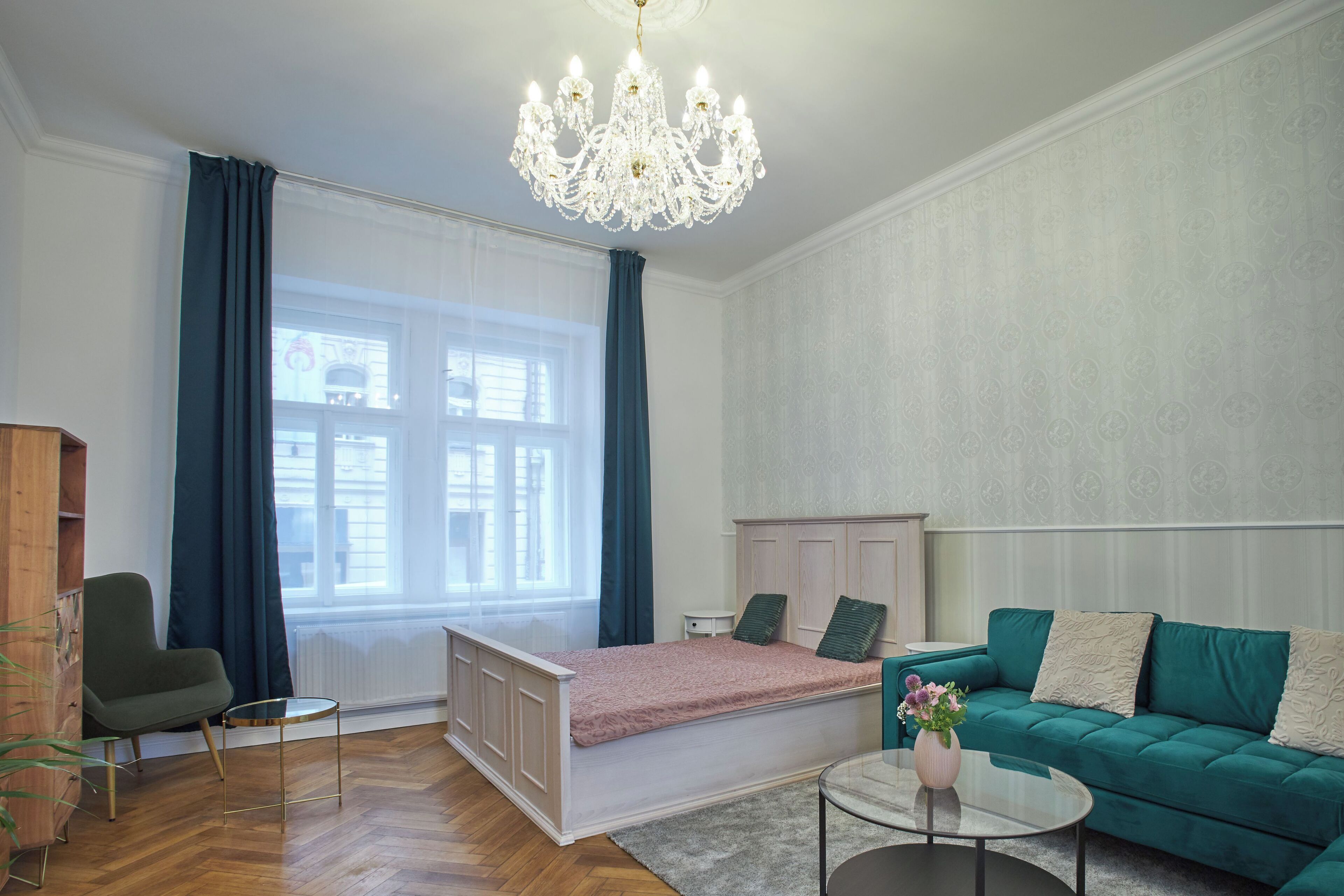 Superior Apartment | Living area | 125-cm Smart TV with satellite channels