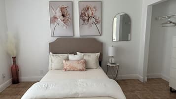 2 bedrooms, internet, bed sheets