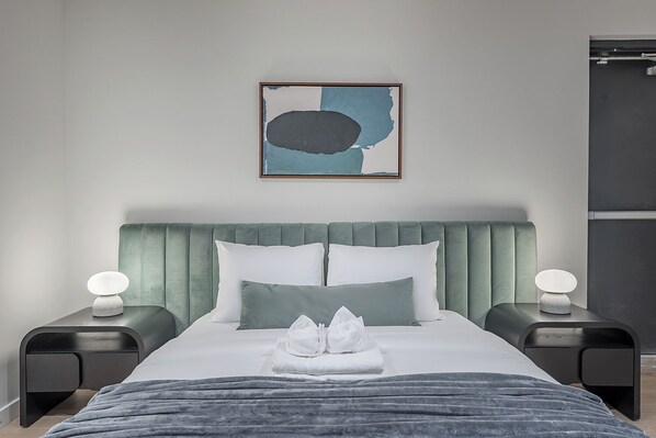 4 bedrooms, desk, iron/ironing board, travel cot