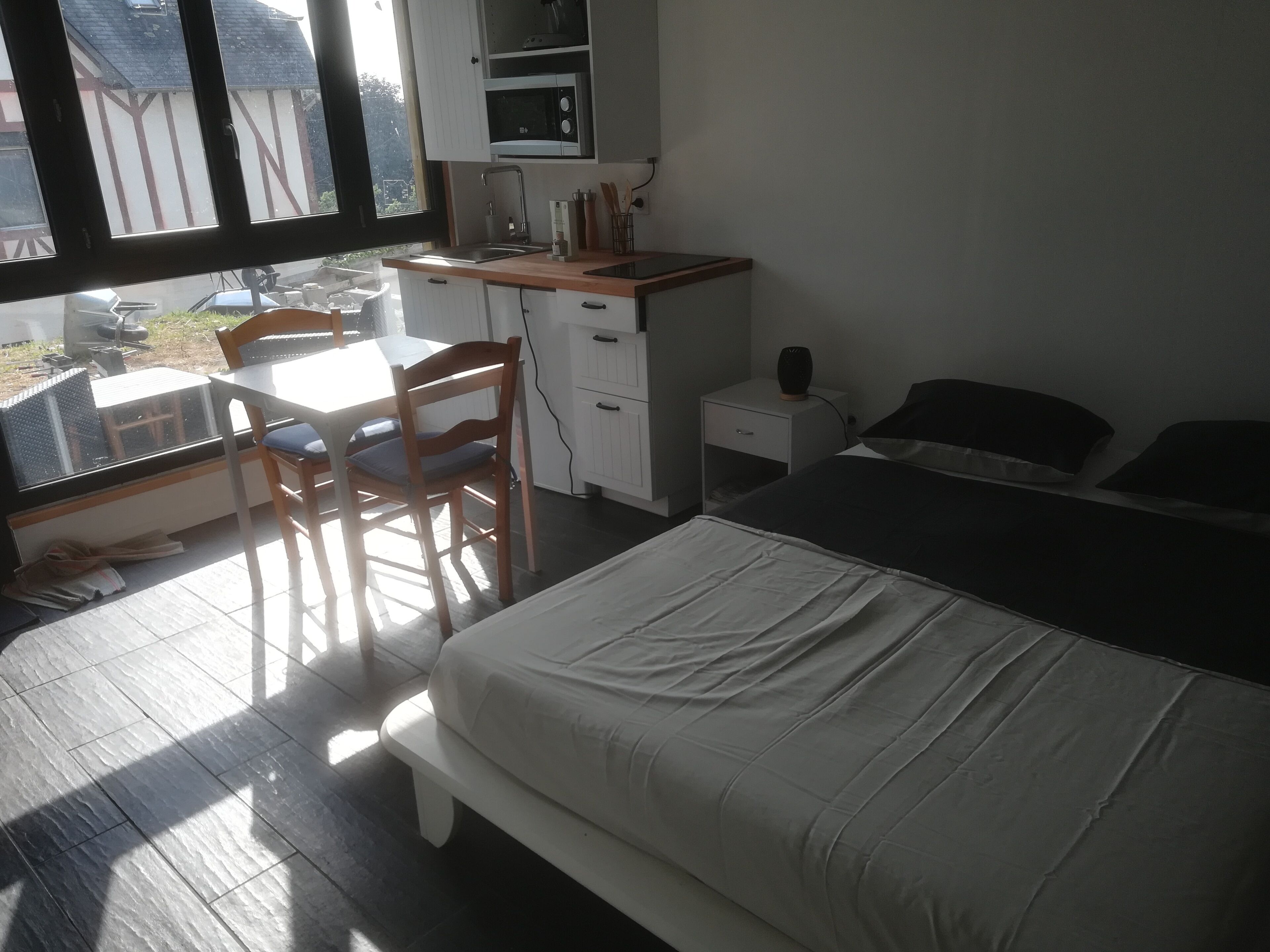 1 bedroom, iron/ironing board, internet, bed sheets