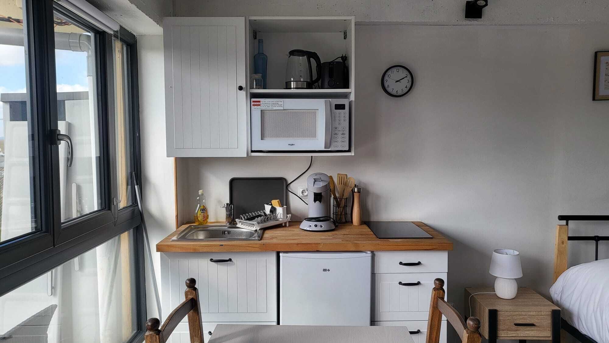 1 bedroom, iron/ironing board, internet, bed sheets