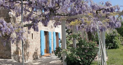 Chassiers, Ardèche méridionale, appart 30m², pour 4 pers max et piscine partagée