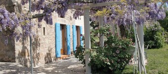 Chassiers, Southern Ardèche, 30m² apartment, for 4 people max and shared pool