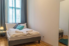 1 bedroom, WiFi, bed sheets
