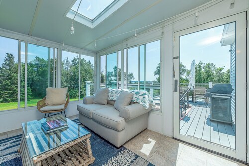 Beautifully renovated 4BR, 2BA pet friendly home with ocean views and access