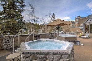 Bañera de hidromasaje exterior