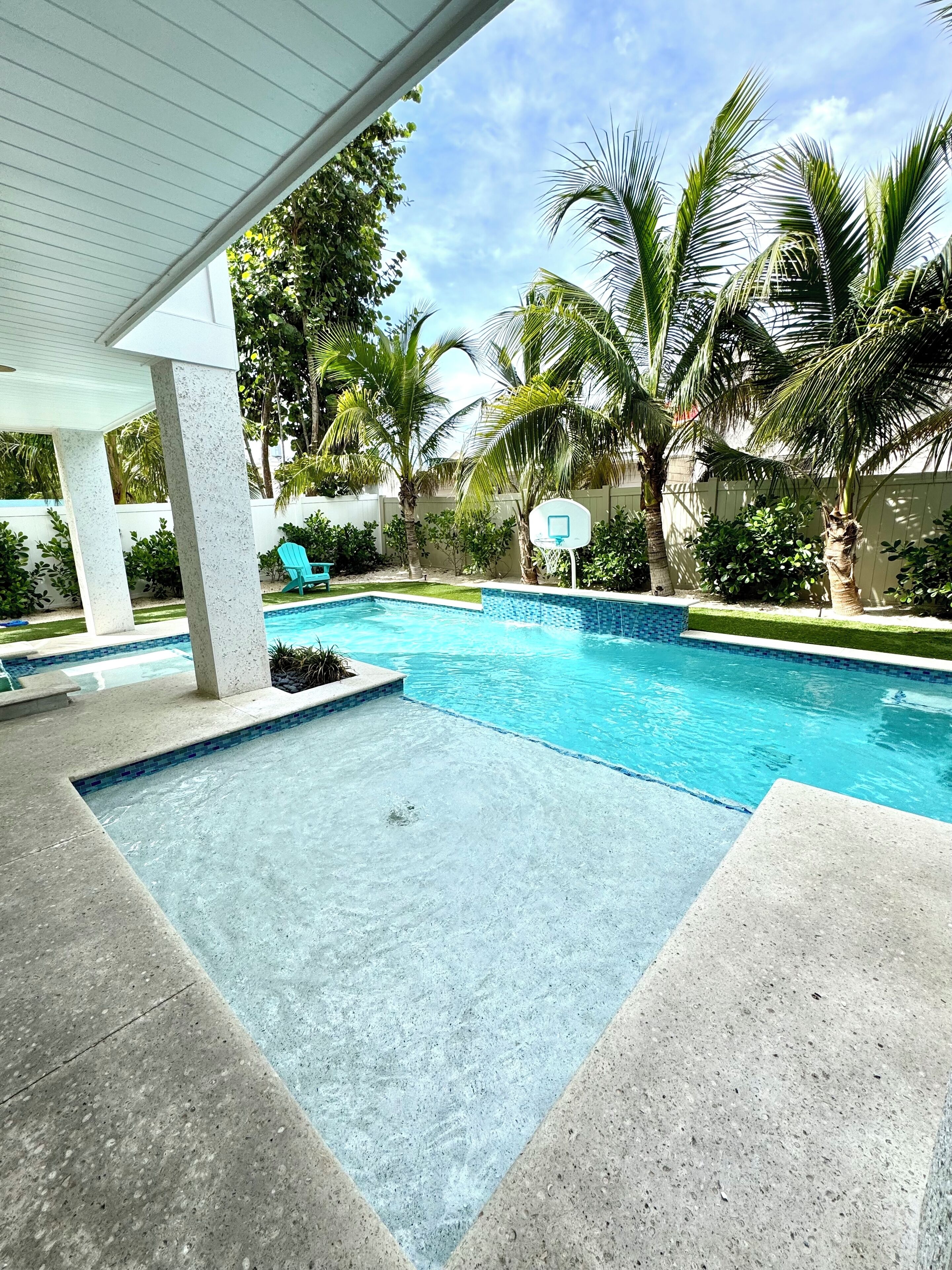 Piscina all'aperto, una piscina riscaldata