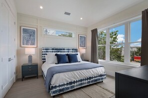 7 bedrooms, iron/ironing board, free WiFi, bed sheets - Gorgeous 7 bedroom beach house! Heated pool and Spa! (Bradenton Beach)