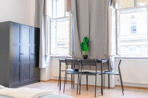 1 室のベッドルーム、アイロン / アイロン台、WiFi、ベッドシーツ