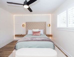 2 bedrooms, desk, iron/ironing board, WiFi