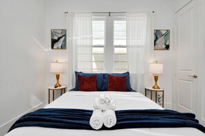 3 室のベッドルーム、アイロン / アイロン台、WiFi、ベッドシーツ