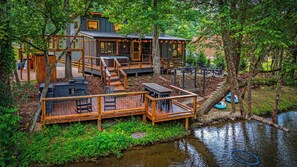 Terrace/patio - Creekside Luxury • 3 Ensuite Bedrooms (Cosby)