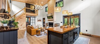 Creekside Luxury • 3 Ensuite Bedrooms