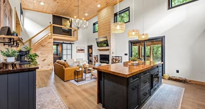 Creekside Luxury • 3 Ensuite Bedrooms