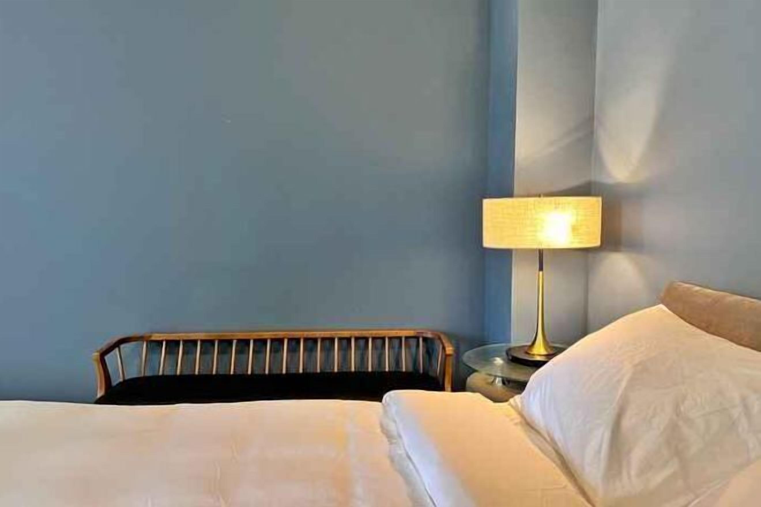 Skrivebord og wi-fi (inkludert)