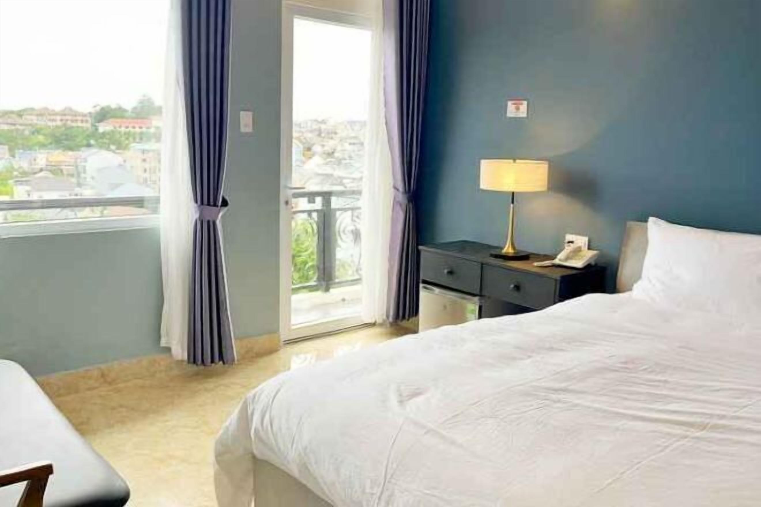 Schreibtisch, kostenloses WLAN