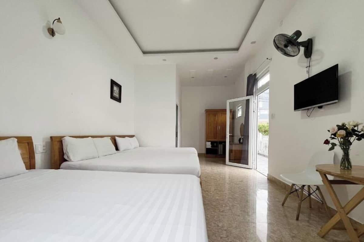 Executive Room | Desk, free WiFi