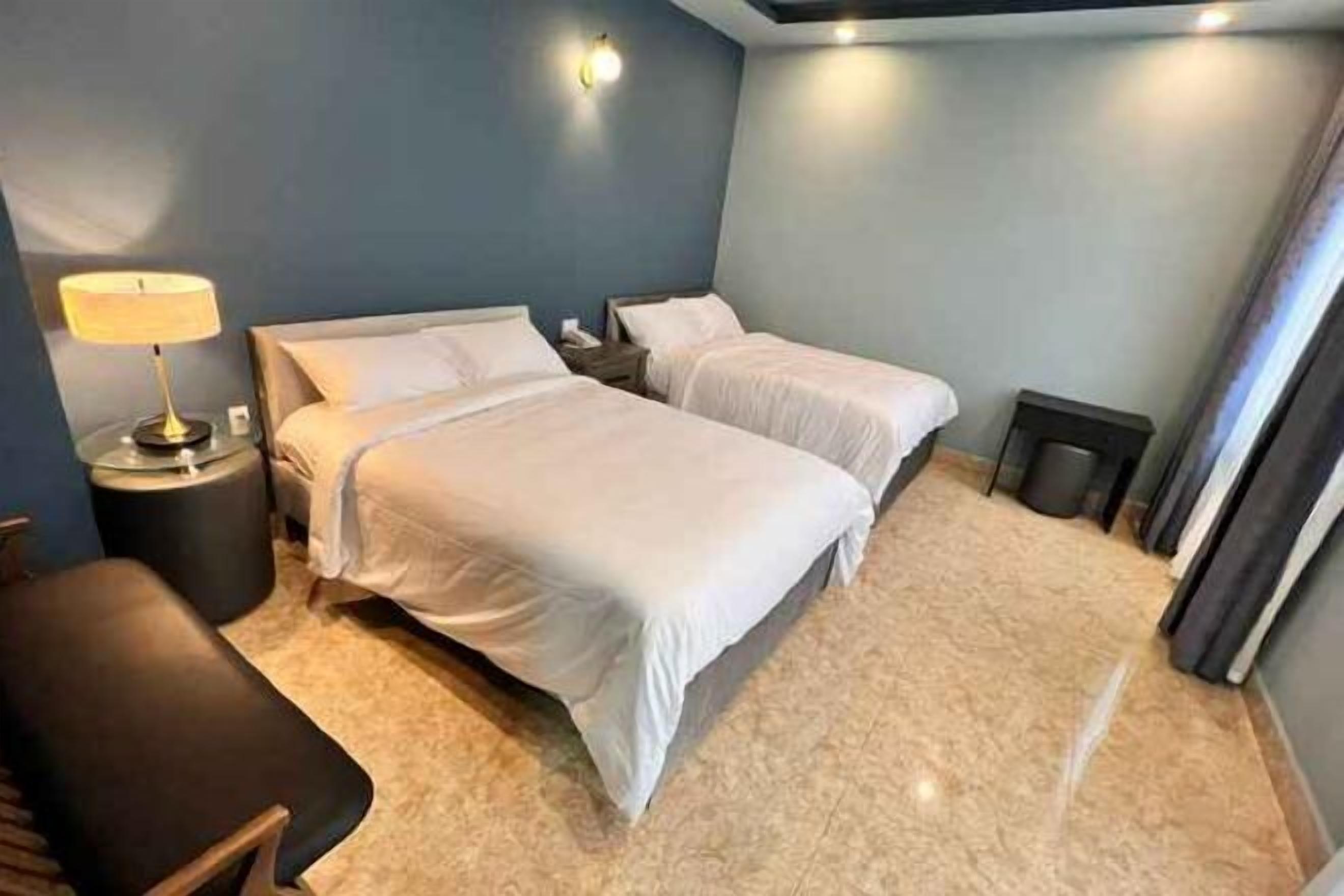 Schreibtisch, kostenloses WLAN