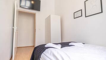 Bügeleisen/Bügelbrett, WLAN, Bettwäsche