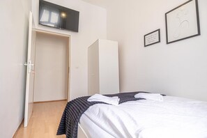 Bügeleisen/Bügelbrett, WLAN, Bettwäsche