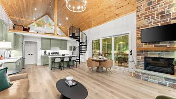 Smart TV, fireplace