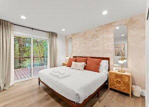 2 slaapkamers, een bureau, een strijkplank/strijkijzer, gratis wifi