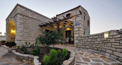 Lovely 4-bedroom villa 5 min from the beach