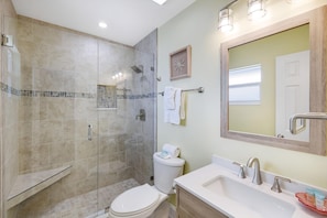 Shower, hair dryer, towels - Seashells #45-Sanibel Condo with Gulf Access! (Sanibel)