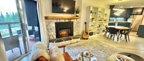 Smart TV, fireplace, ping pong