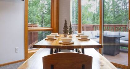 Resort Hot Tub Pool Gym Ski-in out Fire Pits